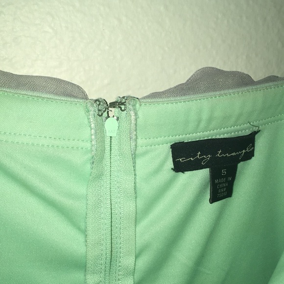 Beautiful Prom Dress - Size 5 - Picture 3 of 4